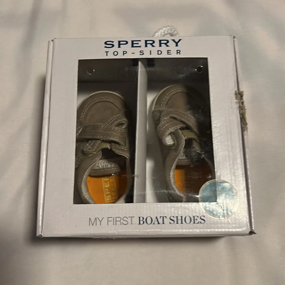 Sperry Kids Boat Shoes Size 4